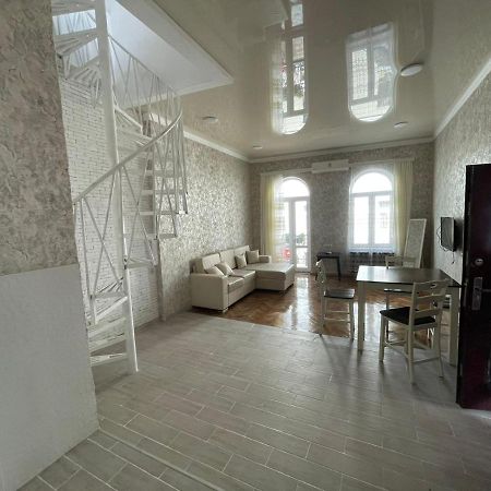 Центр Города Батуми Apartment Rustaveli 13 Εξωτερικό φωτογραφία