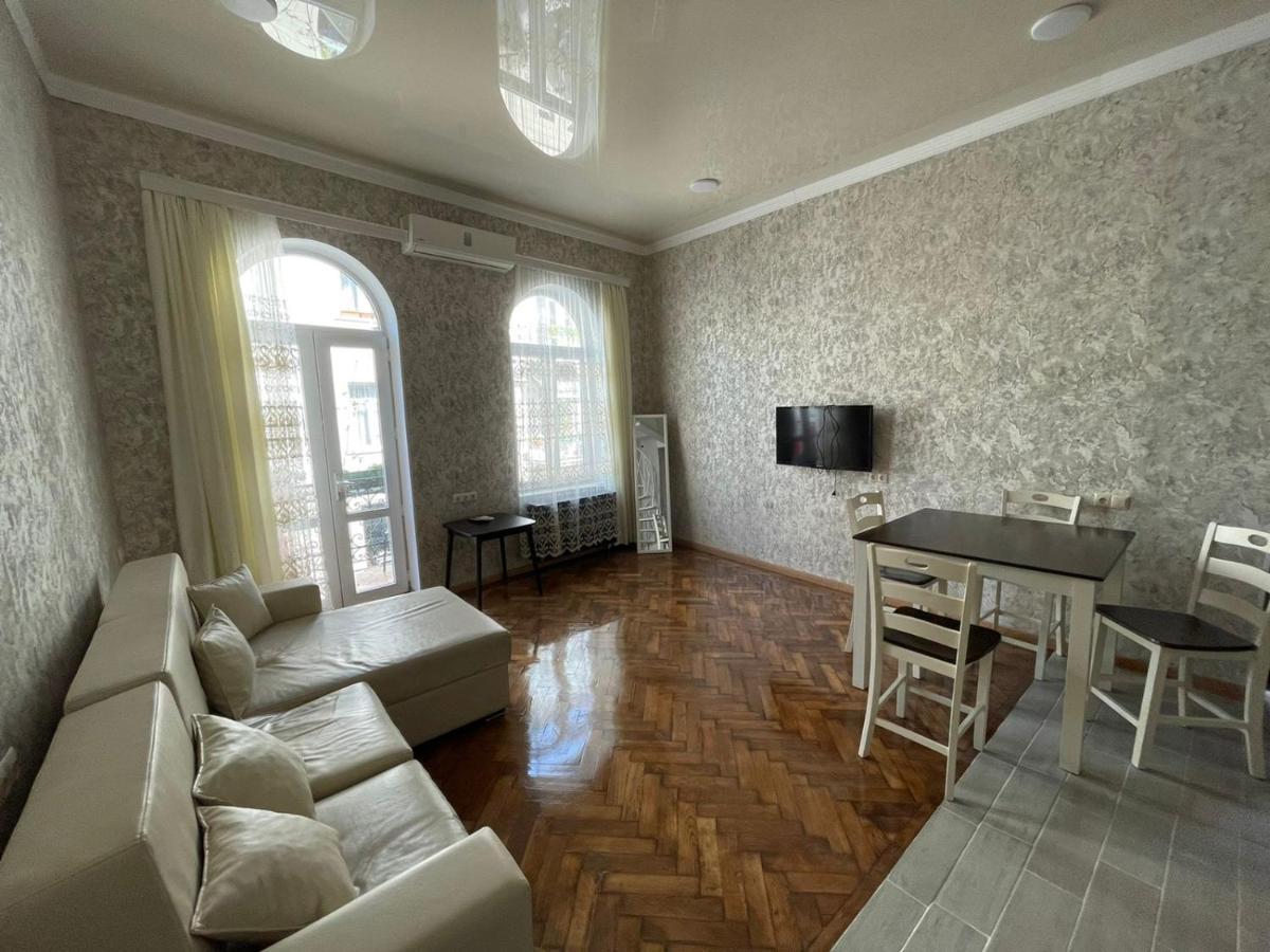 Центр Города Батуми Apartment Rustaveli 13 Εξωτερικό φωτογραφία