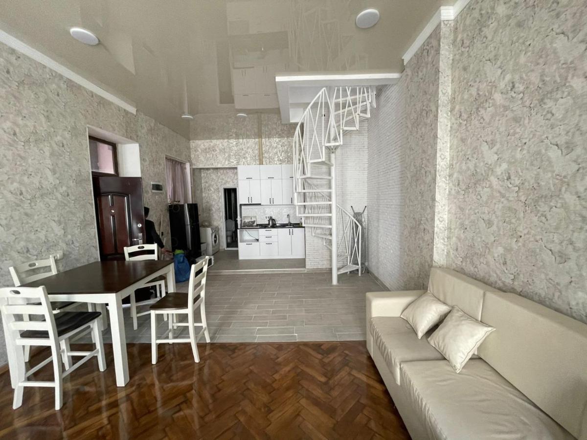 Центр Города Батуми Apartment Rustaveli 13 Εξωτερικό φωτογραφία