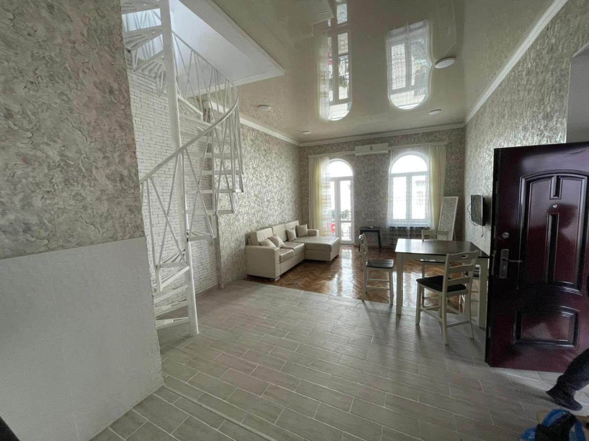 Центр Города Батуми Apartment Rustaveli 13 Εξωτερικό φωτογραφία