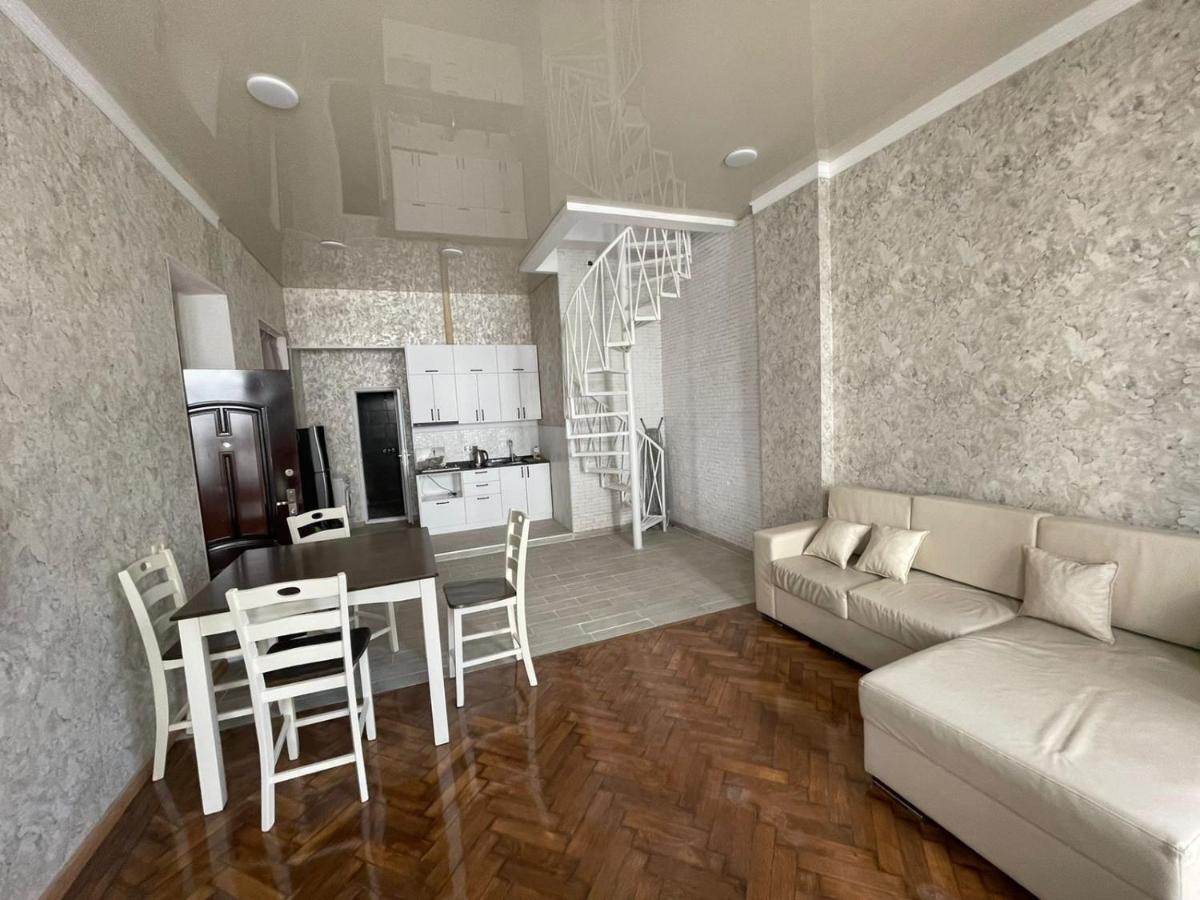 Центр Города Батуми Apartment Rustaveli 13 Εξωτερικό φωτογραφία